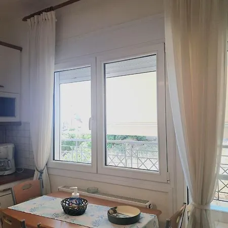 Menexe Apartments-kelyfos * Néos Marmarás