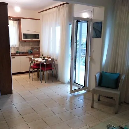 Menexe Apartments-kelyfos Apartment *