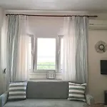 Menexe Apartments-kelyfos