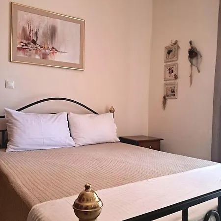 Menexe Apartments-kelyfos